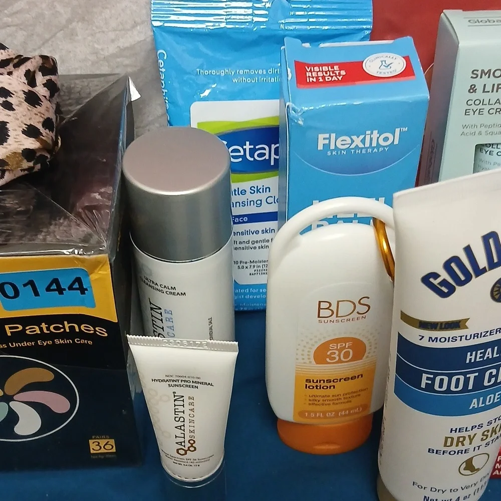 SKIN CARE BUNDLE W/SKIN BAG SEE DESCRIPTION FOR CONTENTS